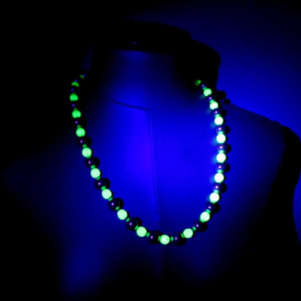 Shell Pearl and Uranium glass bead necklace